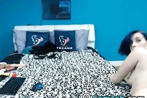 Busty Camgirl Loves to Play her Cunt