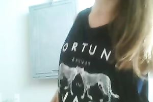 This hawt Russian camgirl can't live without doing nasty things