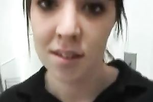 Gamer playgirl turns out to be an highly skillful penis sucker