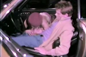 Horn-mad dark brown acquires lustful in the car and sucks her BF' schlong