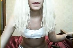 Tattooed Russian slutwife shows off her lovely looking butt