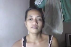 Super bosomy Filipina mamma undresses and boasts of her large naturals