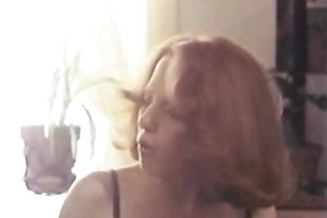 Brunette hottie copulates her desirous fellow in the afternoon