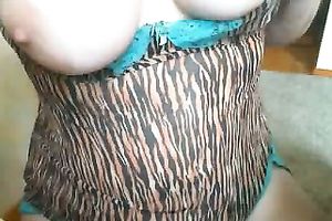 Amateur milf flashes her biggest natural pointer sisters during a intimate show