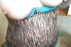 Amateur milf flashes her biggest natural pointer sisters during a intimate show