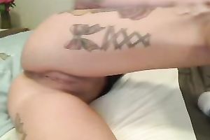 Tattooed cam model with priceless round mounds masturbates for me
