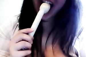 Well-endowed brunette hair toys her wet crack in awesome web camera solo clip