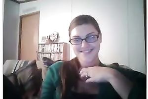 Chubby UK brunette hair sweetheart flashed her nice-looking boobs for a sec
