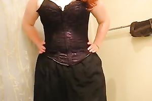 Solo vid with me demonstrating my fat booty and stomach in the baths