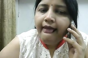 Fat bottomed Indian slut with saggy zeppelins puts on a fine show