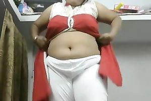 Fat bottomed Indian slut with saggy zeppelins puts on a fine show