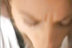 Blonde sweetheart manages to milk a 10-Pounder dry in her face hole