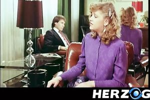 Blonde milf wench widens her legs for three dudes on the chair