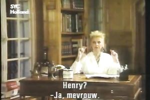 Two marvelous blondes face sitting and snatch licking scene