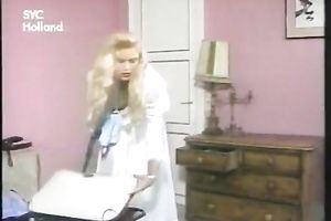 Two marvelous blondes face sitting and snatch licking scene