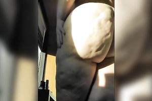 If you are an a-hole & belly stud then this movie scene is for u