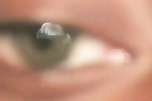 Plump and moist lips of my swarthy girlfriend used for cum painting