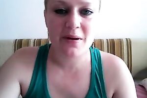 Chubby white blonde webcam bimbo fingers herself