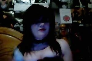 Chubby goth floozy slams her love tunnel with a sex toy in cam solo