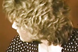 Jizz crazed wench lets her paramour cum all over her face