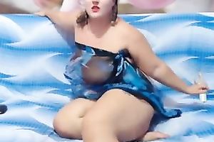 Fine livecam vid with non-professional big beautiful woman flashing her large caboose
