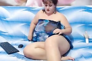 Fine livecam vid with non-professional big beautiful woman flashing her large caboose