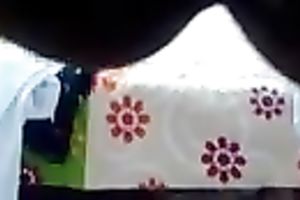 Skinny Pakistani playgirl knows how to disrobe seductively