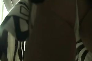 Lewd babe was so hawt I could not resist making this upskirt video