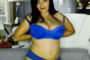 She asked me to turn on my web camera and then this babe showed me her giant zeppelins