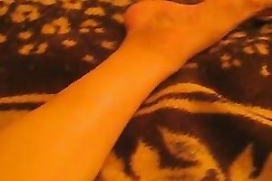 I screwed my wet snatch with my carrot until I cum