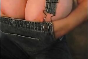 Now I have a boner at work, this nympho has a nice set of large love muffins