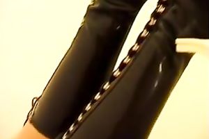 Stunning hawt German bimbo in leather high heels masturbating