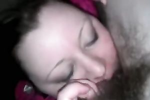 My hungry girlfriend knows how to give a mind blowing oral job