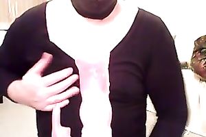 Amateur doxy wearing a mask sucks a toy in web camera solo movie