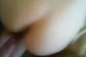 Brunette doxy shows her arse to me and gives me head