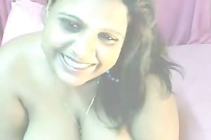 Indian auntie on livecam teases me with her large scoops