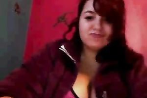 Chubby brunette hair flashes her wobblers and wazoo for the cam