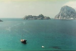 Naked and hawt honey on the yacht got her cunt finger screwed