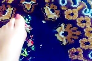 Watch me rubbing my pedicured feet against every other