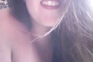 My bulky girlfriend loves to expose her large saggy mambos