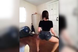 My effortlessly seductive girlfriend is indeed good at twerking