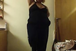 Fat skank dances in front of livecam in homemade solo