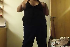 Fat skank dances in front of livecam in homemade solo