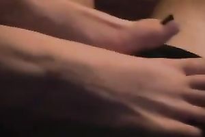 My horny GF massages my rod with her feet in homemade clip