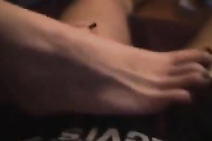 My horny GF massages my rod with her feet in homemade clip