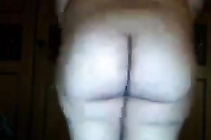 This married indecent whore on cam showed me her ass and large marangos