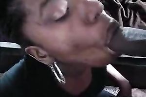 Amateur ebon bitch gives blow job to dark guy for facial