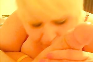 Fat bodacious whore knows how to give outstanding blowjob