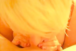 Fat bodacious whore knows how to give outstanding blowjob