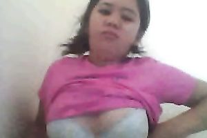 Chubby slutty wife shows her natural billibongs for the web camera